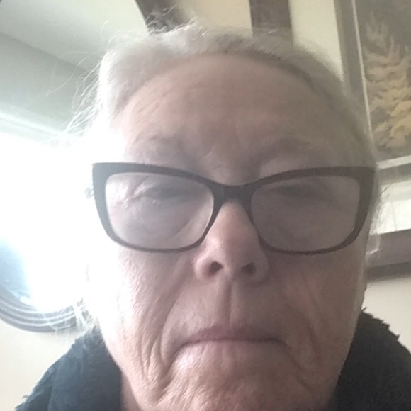 Meet your Posher, Leona - Picture 1 of 1